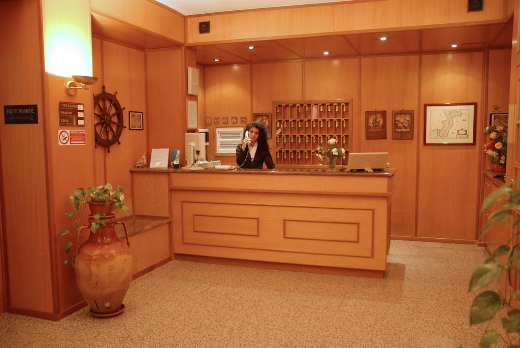 诺其若ii号城市酒店 索威拉托玛里纳 外观 照片